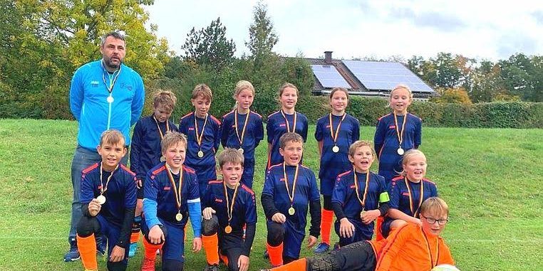 9DBD9610 E328 43ED BDFB AB610DEDA844