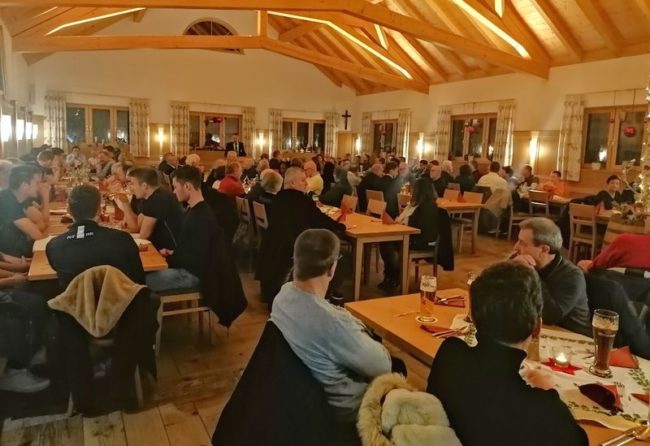 BA5F888A 6FD5 4076 B45C 914FEAD9E352