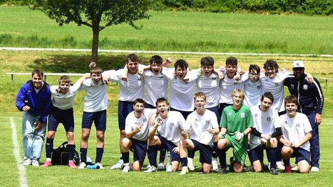 U17